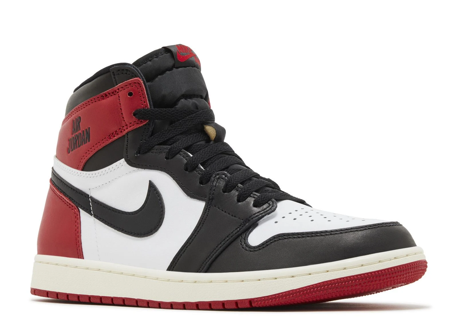 Alternative view of Jordan 1 Retro High OG 'Black Toe Reimagined'