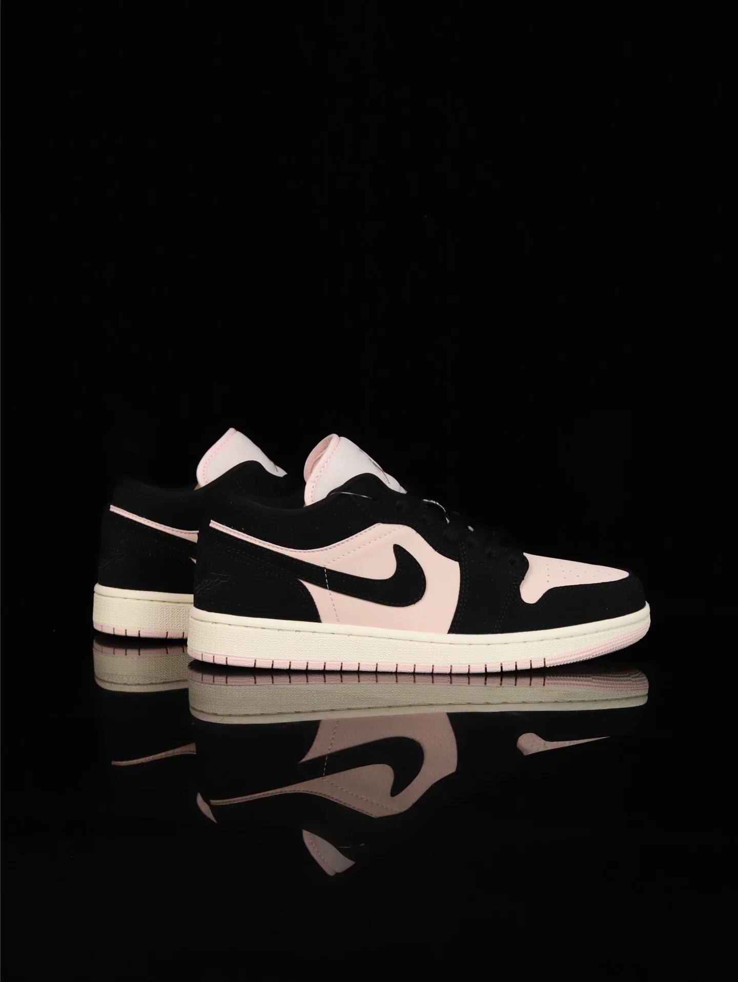 Jordan 1 Low 'Black Guava Ice' - 图片 5