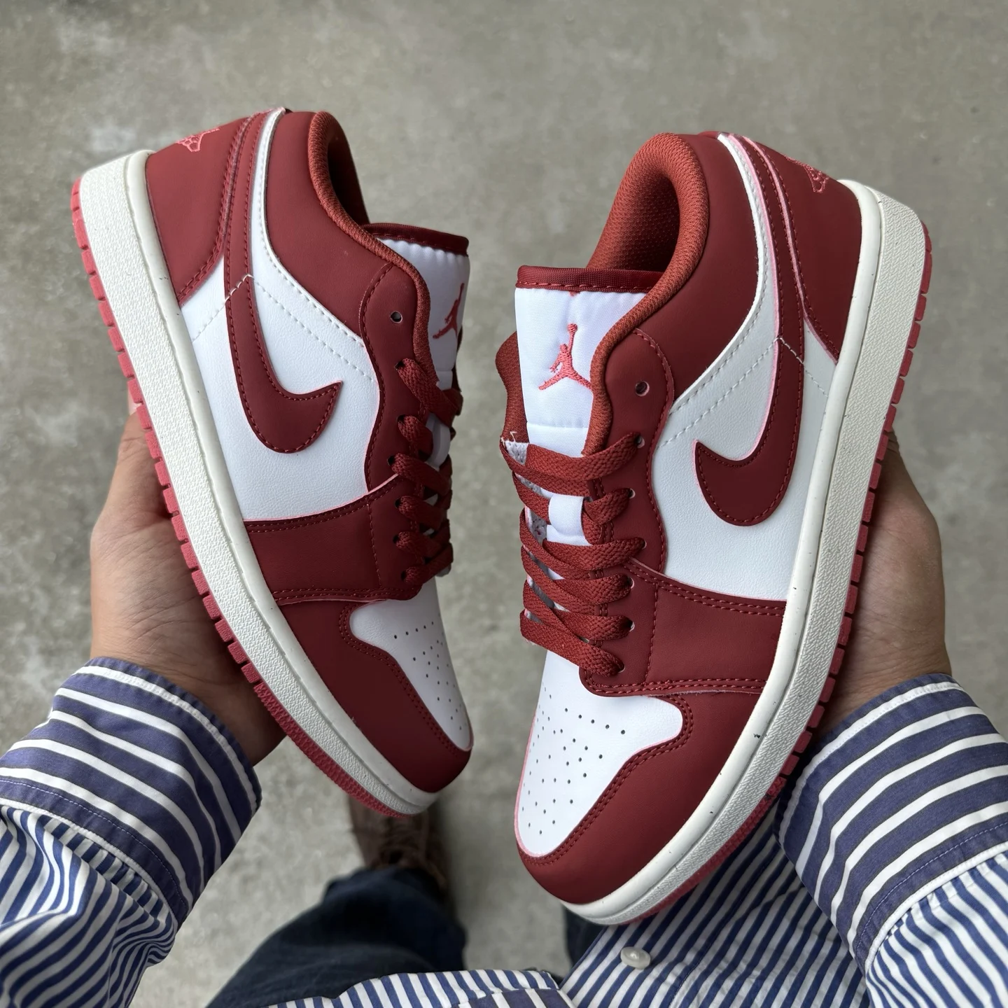 Alternative view of Jordan 1 Low SE 'Dune Red'