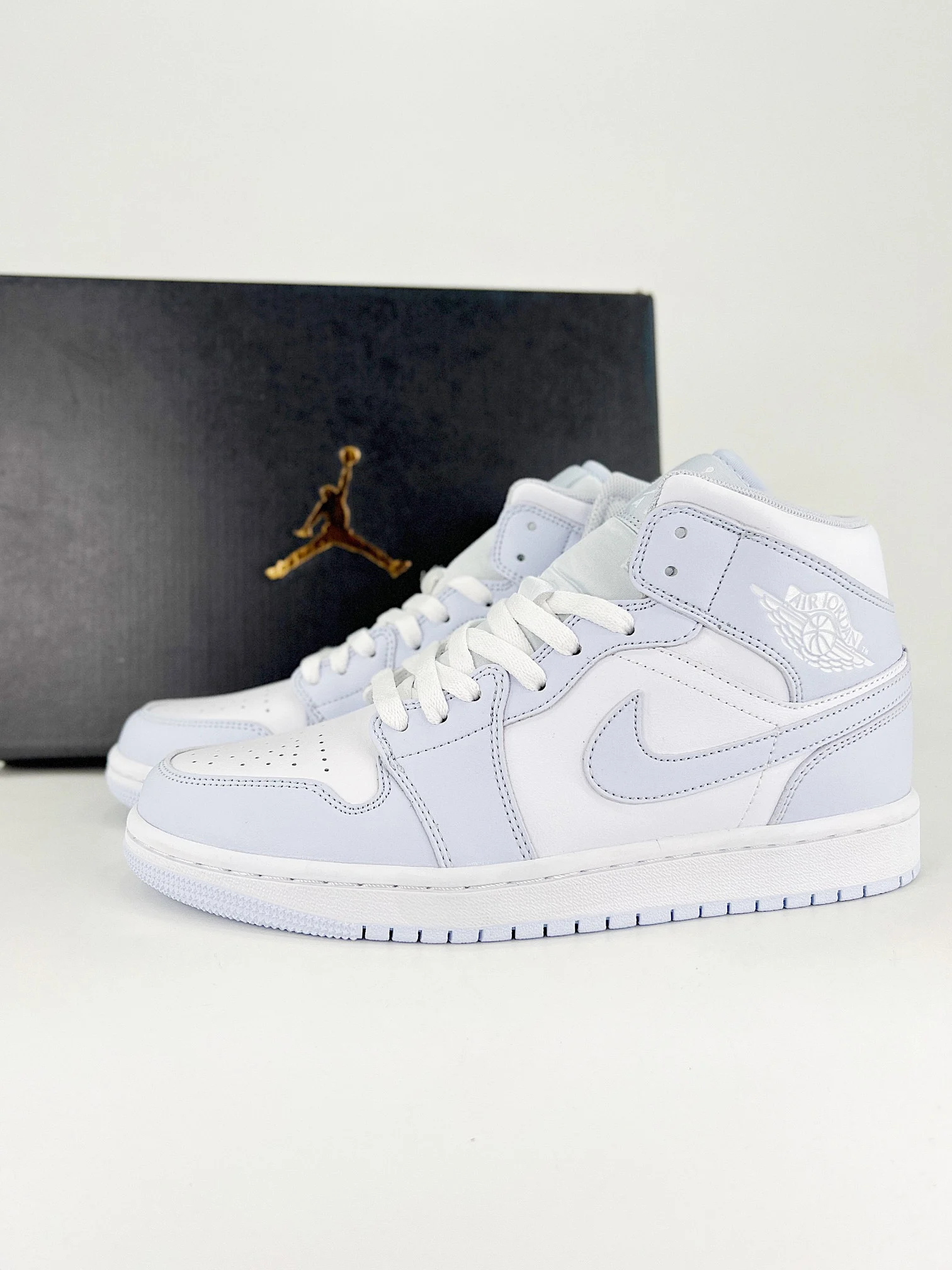 Alternative view of Jordan 1 Mid GS 'Cobalt Bliss'