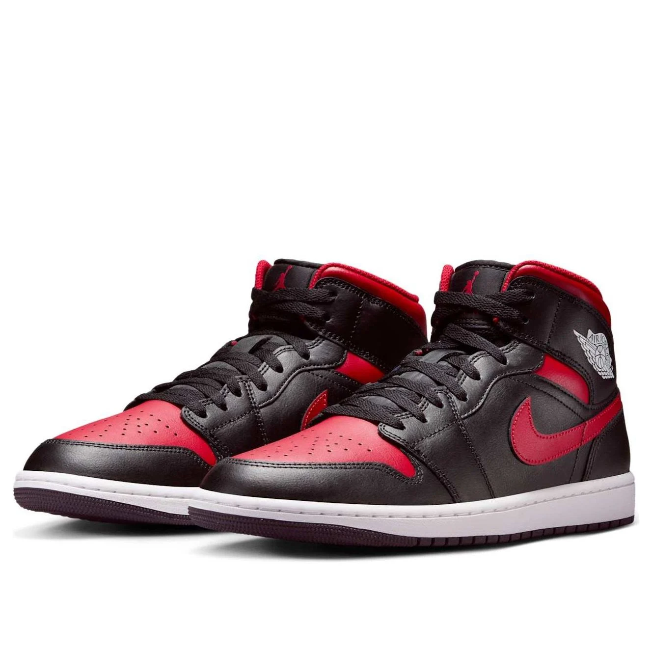 Alternative view of Air Jordan 1 Mid ‘Bred’ DQ8426-067