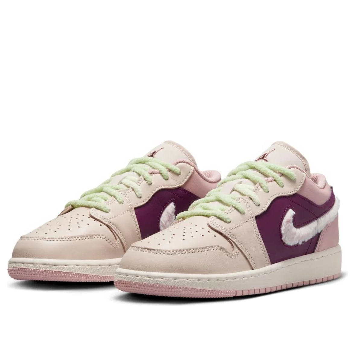 Alternative view of (GS) Air Jordan 1 Low SE ‘Fur Swoosh’ FZ3928-200