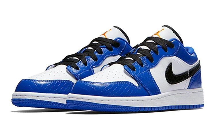 Alternative view of (GS) Air Jordan 1 Low ‘Hyper Royal’ 553560-401