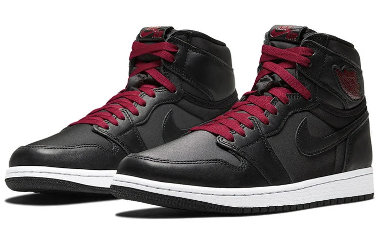 Alternative view of Air Jordan 1 Retro High OG ‘Black Gym Red’ 555088-060