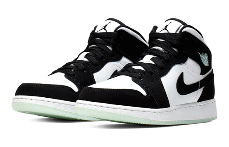 (GS) Air Jordan 1 Mid SE ‘Glow in the Dark Panda’ BQ6931-103