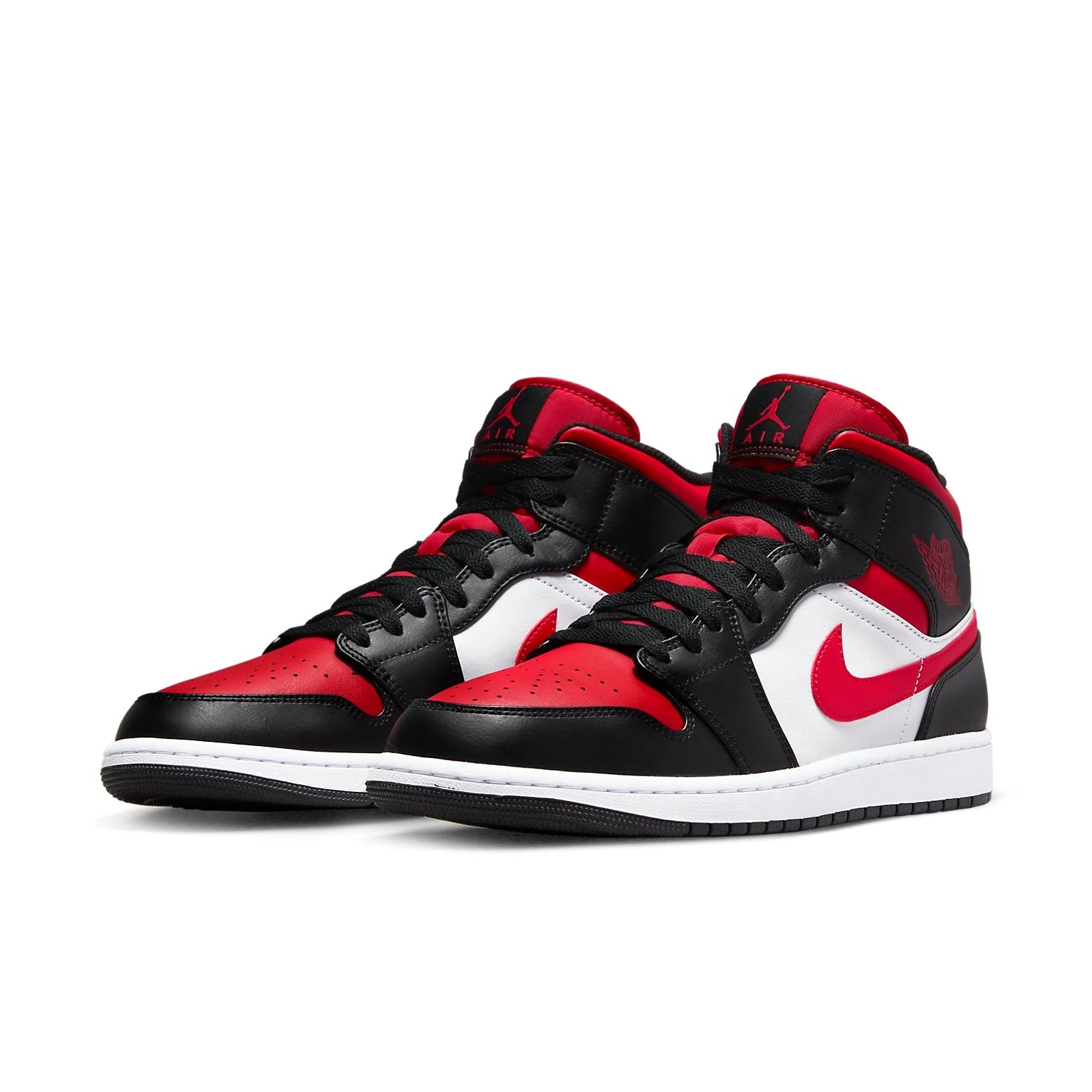 Alternative view of Air Jordan 1 Mid ‘Bred Toe’ 554724-079