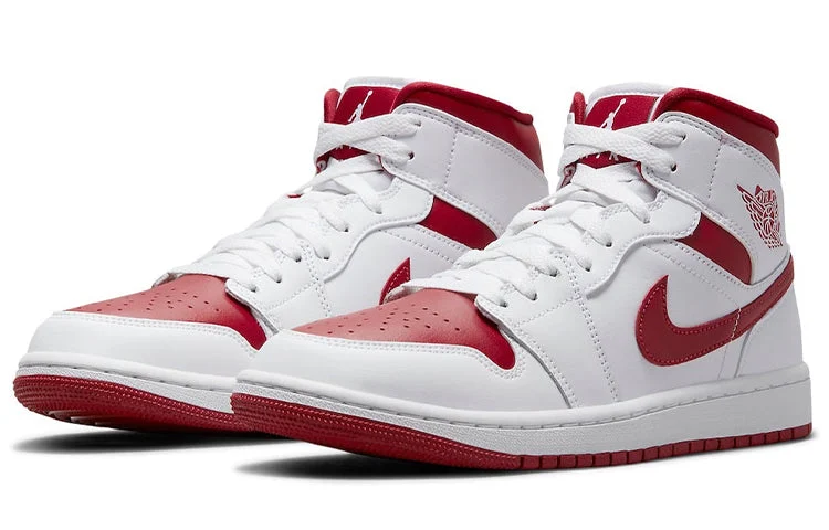Alternative view of Air Jordan 1 Mid ‘University Red White’ 554724-161