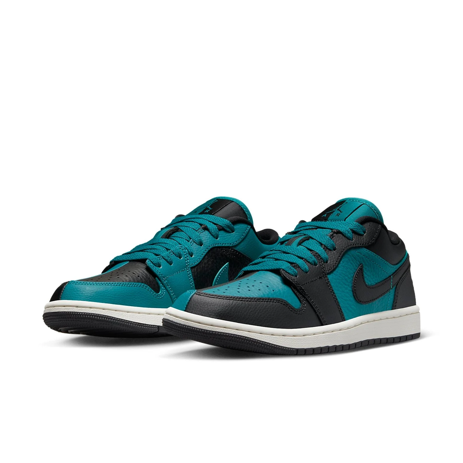 Alternative view of (WMNS) Air Jordan 1 Low SE ‘Split – Bright Spruce’ DR0502-300