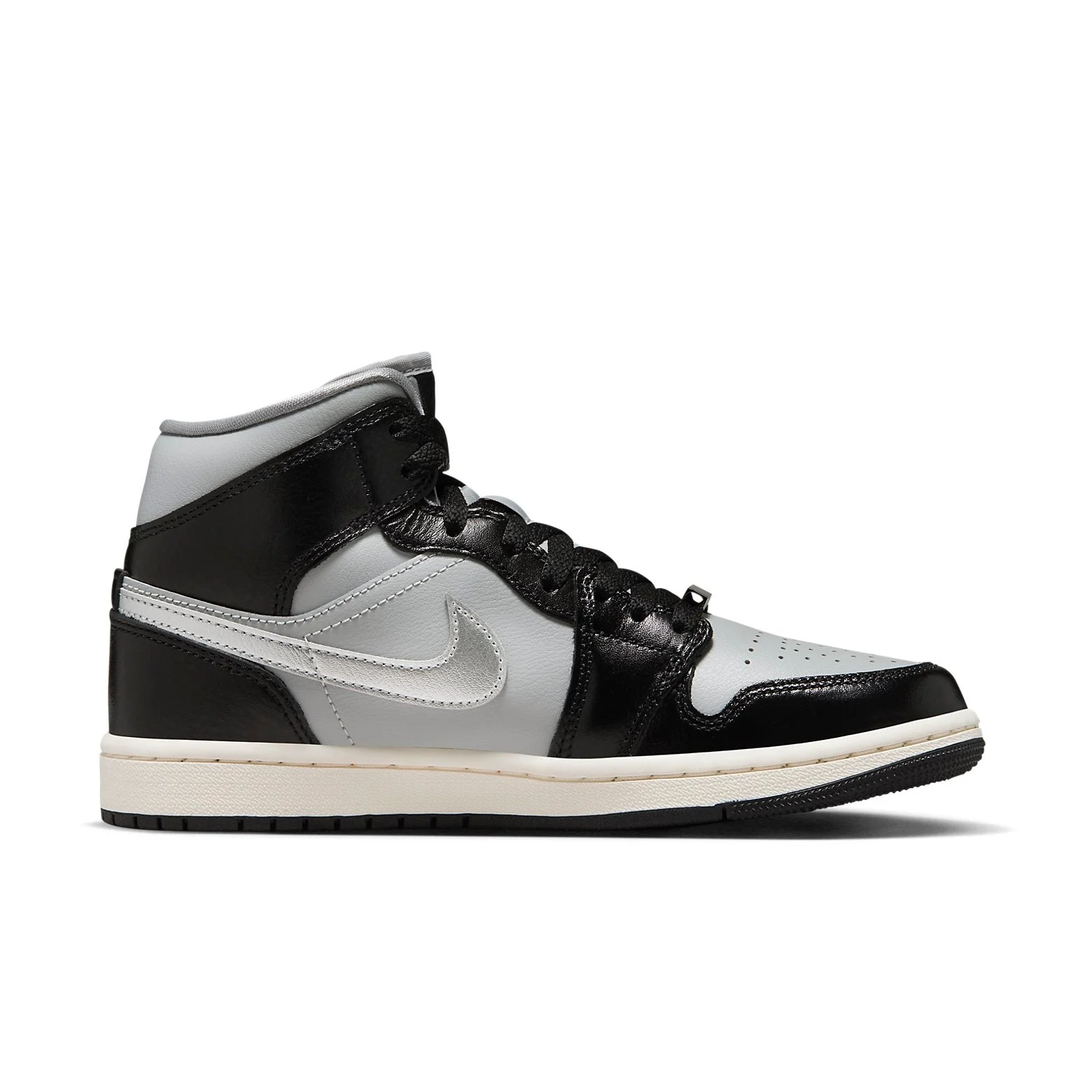 (WMNS) Air Jordan 1 Mid SE ‘Black Chrome’ FB9892-002