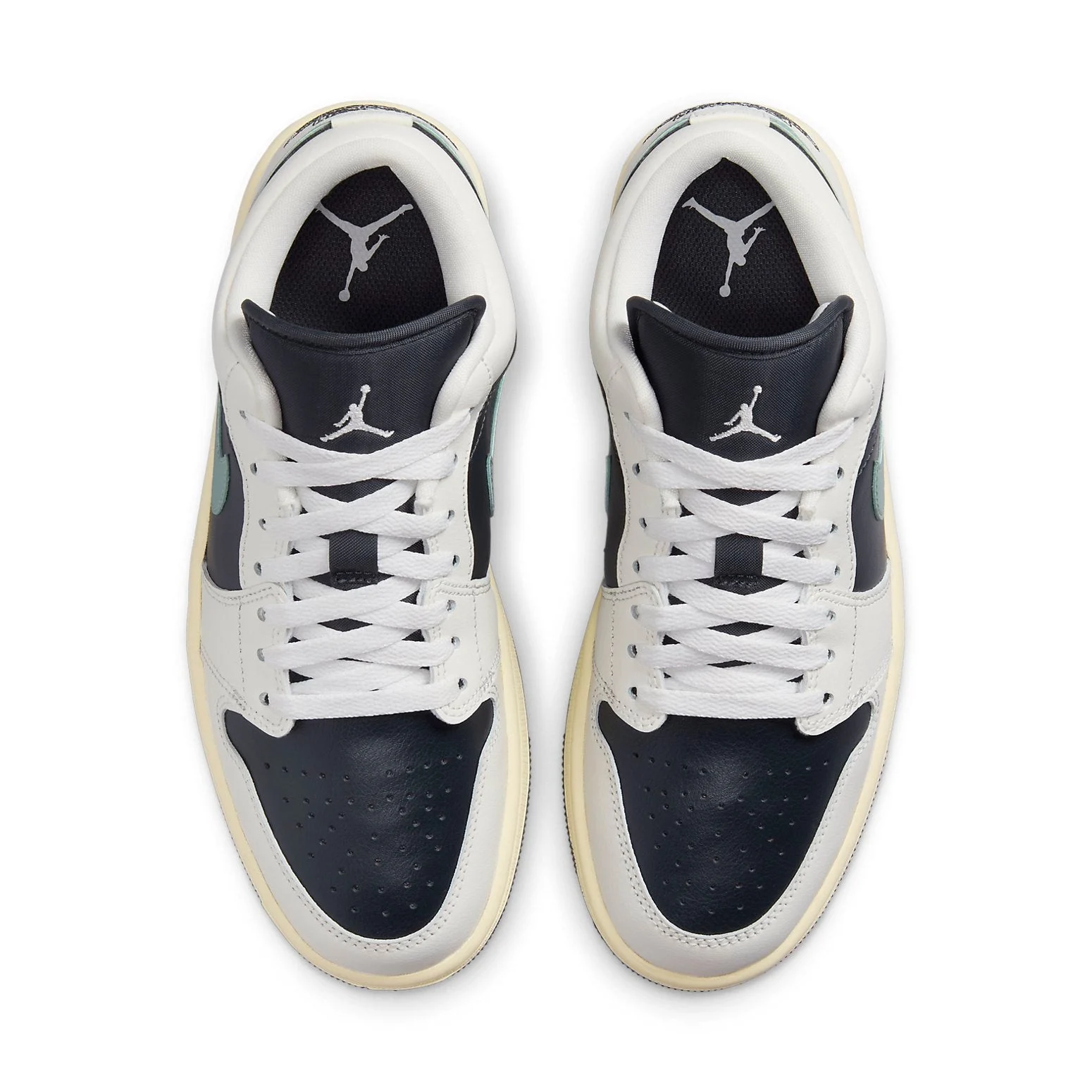 Alternative view of (WMNS) Air Jordan 1 Low ‘Jade Smoke’ DC0774-001