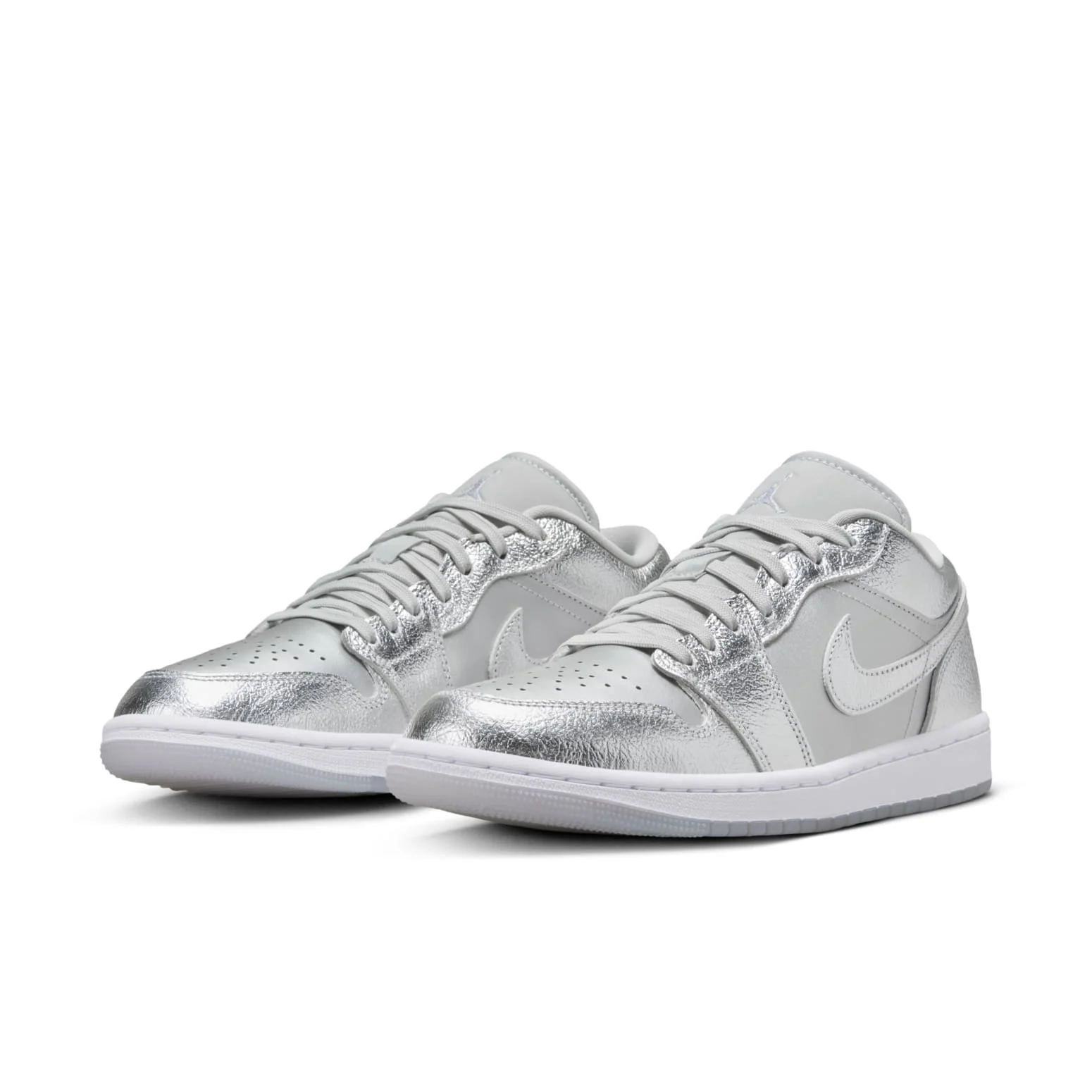 Alternative view of (WMNS) Air Jordan 1 Low SE ‘Metallic Silver’ FN5030-001