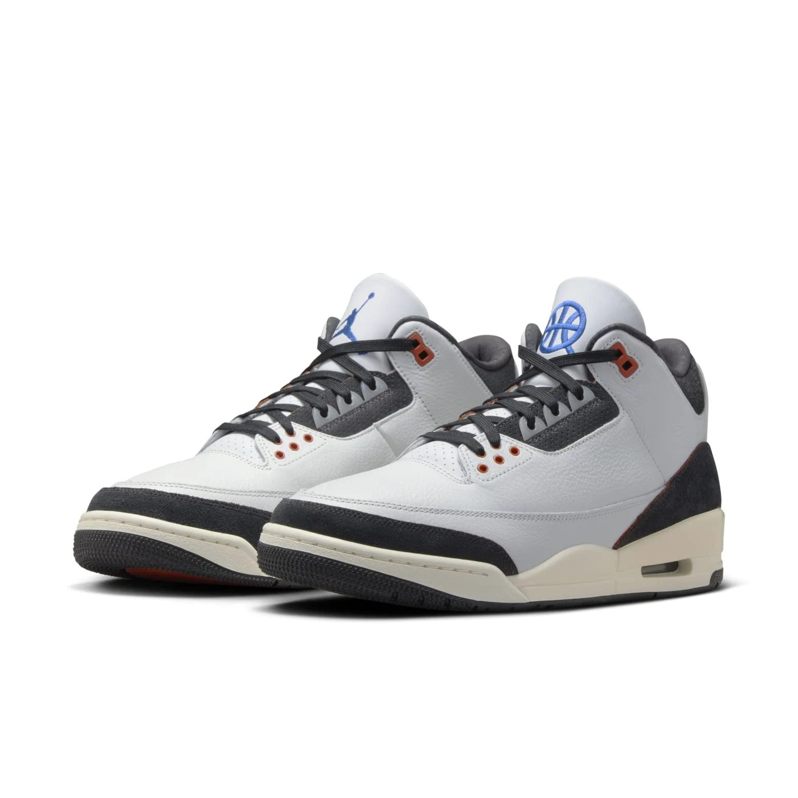 Alternative view of Air Jordan 3 Retro ‘Quai 54’ FZ5649-100