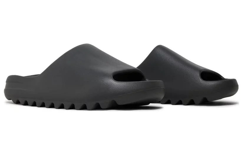Alternative view of adidas Yeezy Slide ‘Granite’ ID4132
