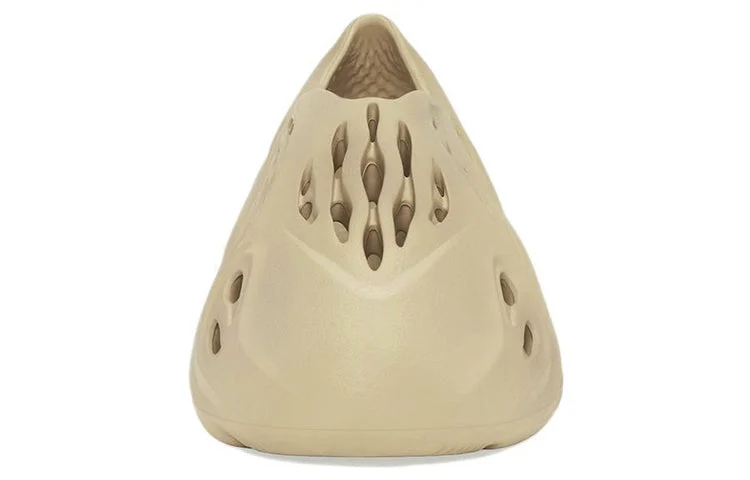 Alternative view of adidas Yeezy Foam Runner ‘Desert Sand’ GV6843